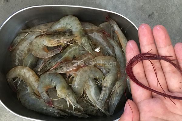 紫苏虾的做法图解1