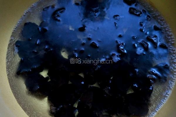 洋葱木耳的做法图解1