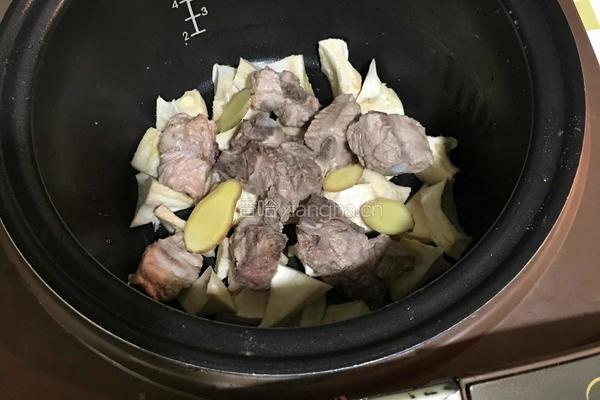 榴莲壳煲排骨汤的做法图解4