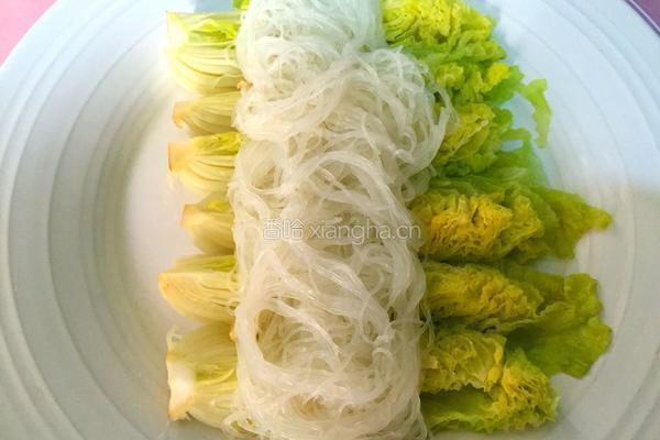蒜蓉娃娃菜蒸粉丝的做法图解5