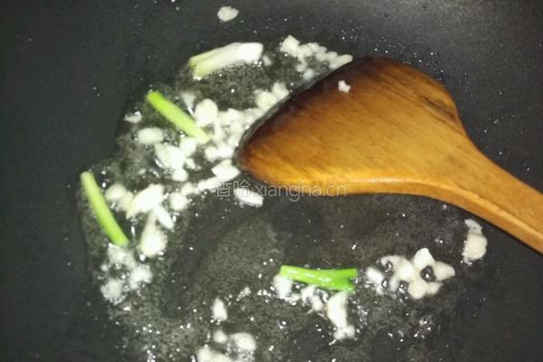韭菜炒木耳的做法图解4