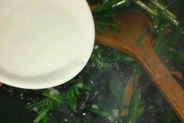韭菜炒木耳的做法图解9
