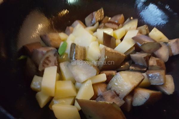 土豆烧茄子的做法图解7