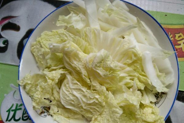 泡椒白菜的做法图解1