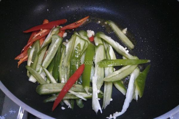 青椒鱿鱼的做法图解5