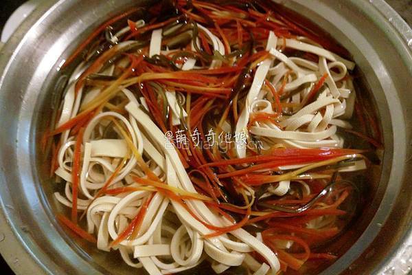 凉拌三丝（拌千张豆皮）的做法图解5