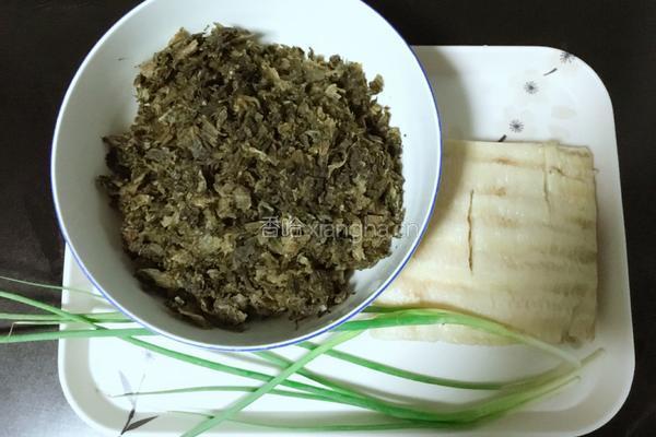雪菜素包子的做法图解1
