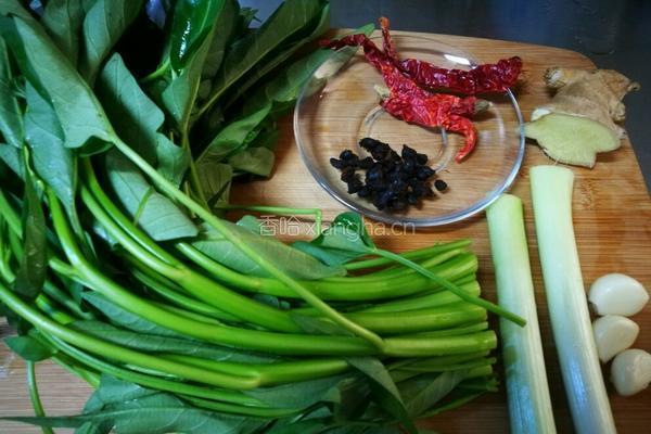 空心菜爆豆鼓的做法图解1