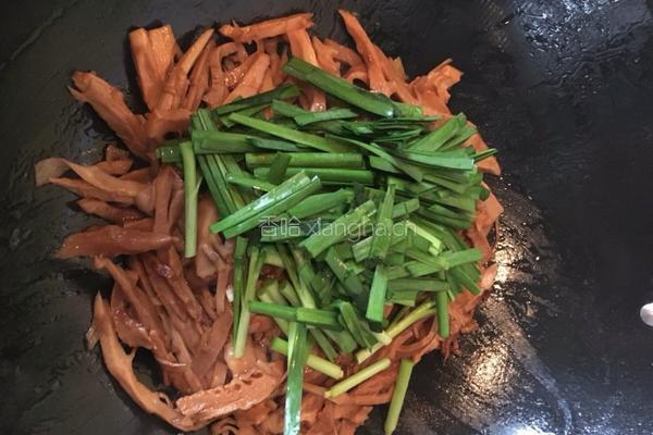 笋干炒肉丝的做法图解7
