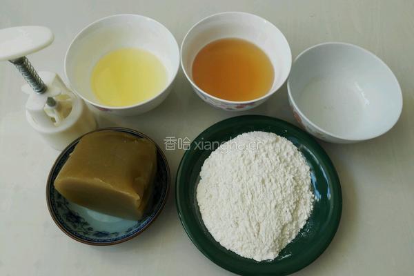 广式莲蓉月饼的做法图解1