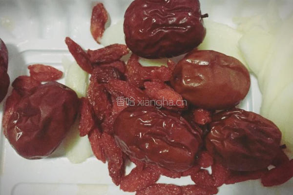 香菇煲鸡汤的做法图解3