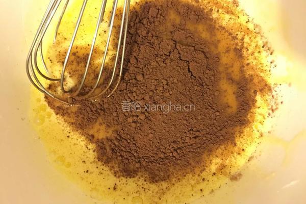 电饭锅巧克力蛋糕的做法图解4