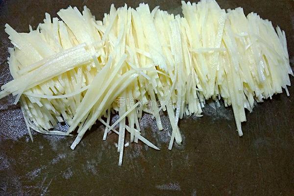 胡萝卜炒土豆的做法图解3