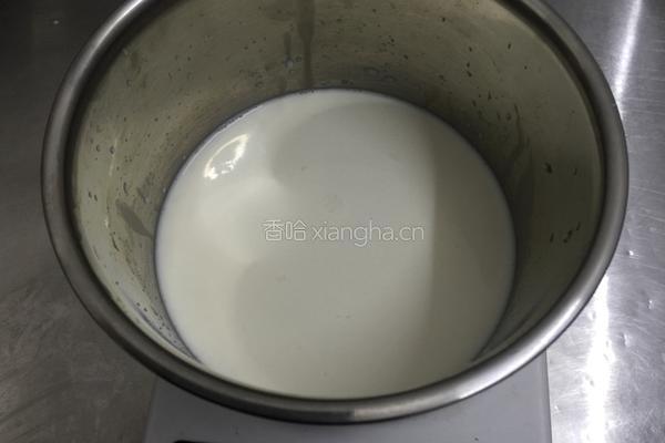 香蕉蛋糕的做法图解1