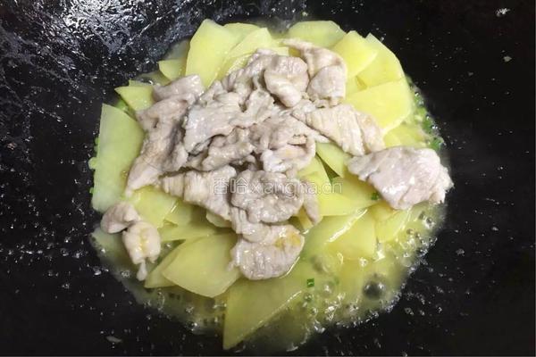 土豆炒猪肉的做法图解10