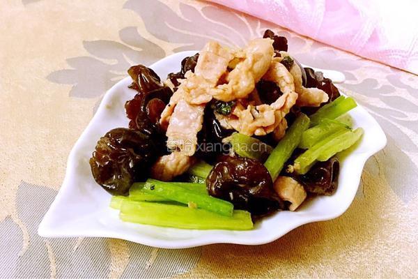 芹菜木耳炒肉的做法图解12