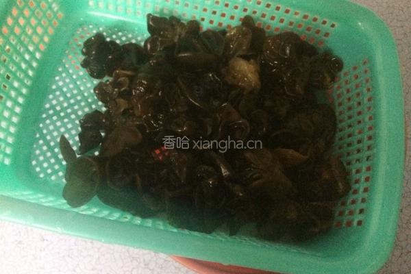 芹菜木耳炒肉的做法图解5