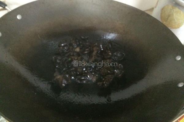 芹菜木耳炒肉的做法图解7