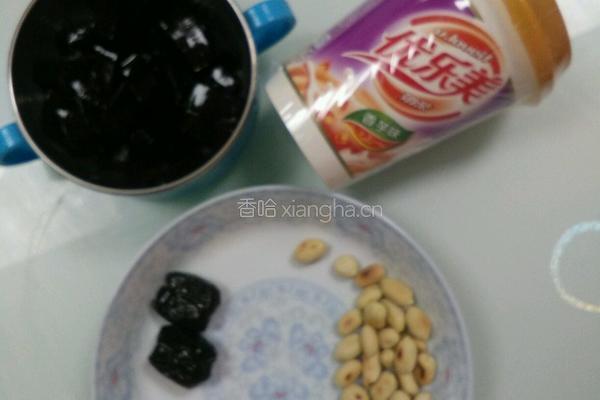 仙草冻奶茶的做法图解1