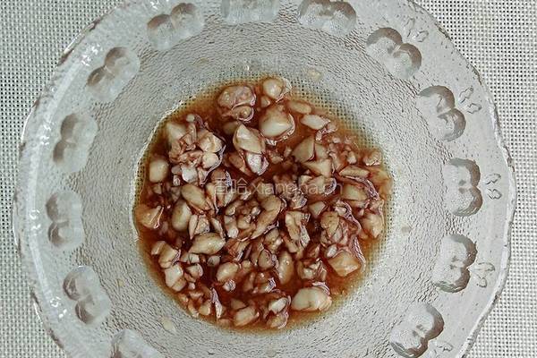 凉拌红薯梗的做法图解3