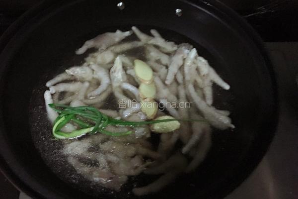 卤水鸡爪的做法图解2