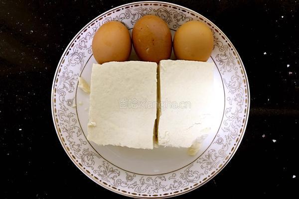 豆腐鸡蛋羹的做法图解1
