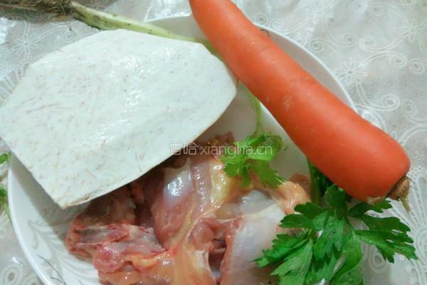 炒芋头鸡肉的做法图解1