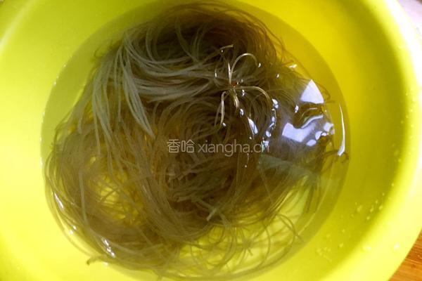 包菜粉条的做法图解4