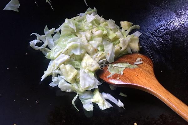 包菜粉条的做法图解6