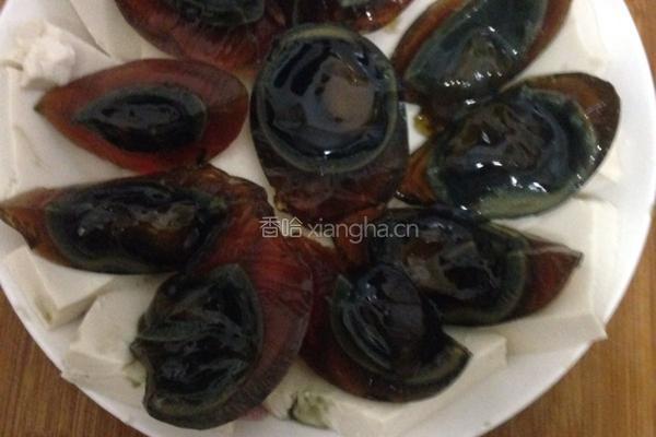 皮蛋拌豆腐的做法图解4