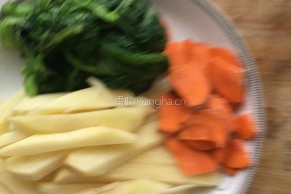 小白菜土豆汤的做法图解1