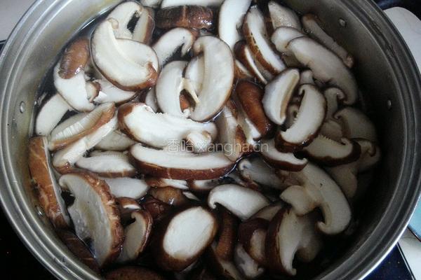 香菇肉饺子的做法图解3