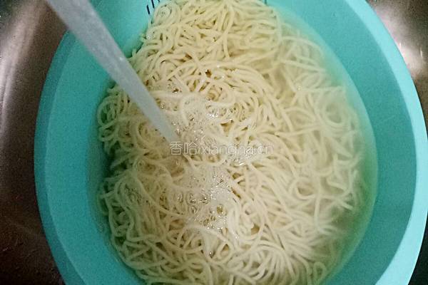 广式豉油皇炒面的做法图解5