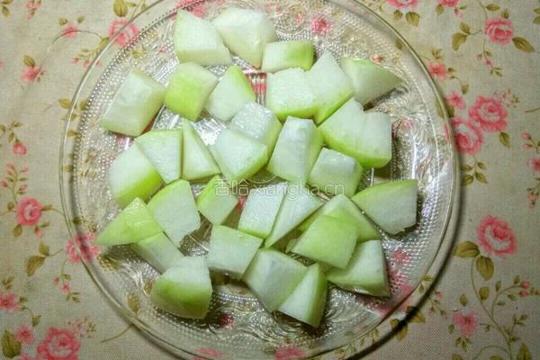 蛤蜊炒冬瓜的做法图解1