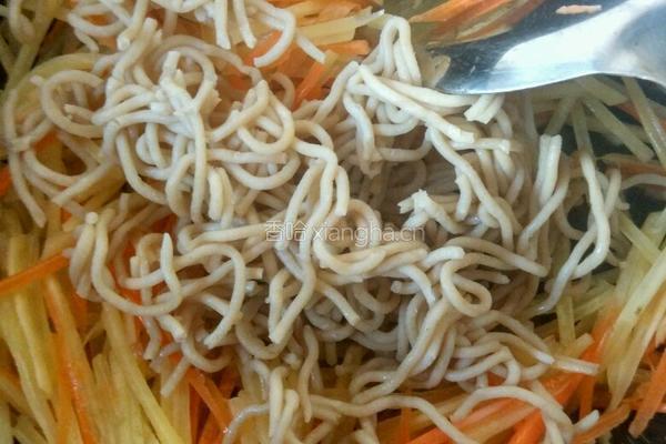 土豆丝炒莜面的做法图解6