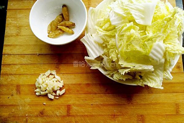 泡椒白菜的做法图解2