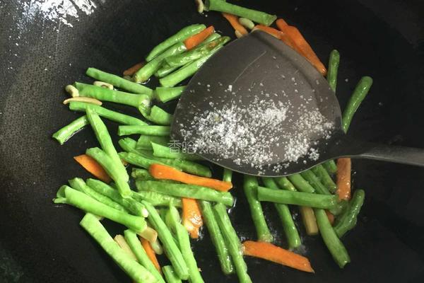 茄子烧豆角的做法图解7