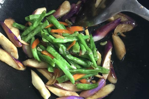 茄子烧豆角的做法图解11