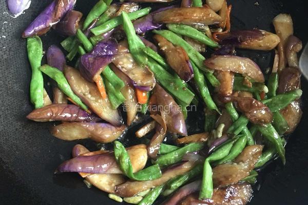 茄子烧豆角的做法图解12