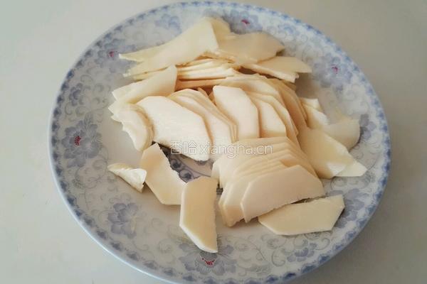 竹笋汤的做法图解2