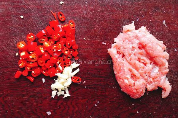 豇豆炒肉末的做法图解2