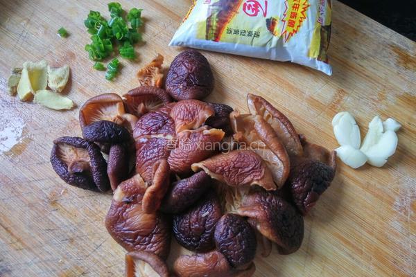 香菇烧排骨的做法图解3