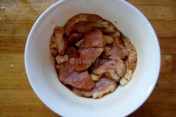 竹笋炒肉的做法图解3