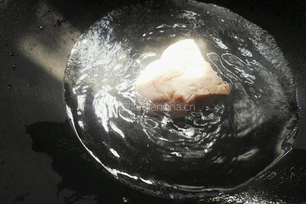 五花肉烧茄子的做法图解3