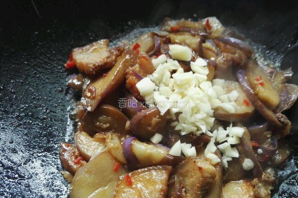五花肉烧茄子的做法图解9