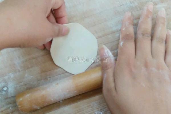 饺子皮的做法图解12