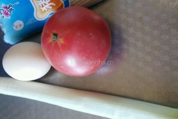西红柿鸡蛋炒面的做法图解1