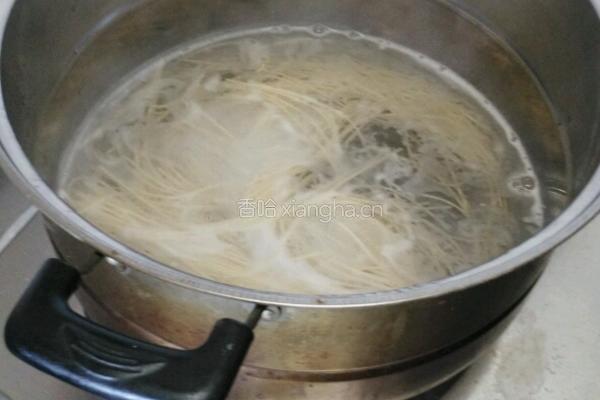 西红柿鸡蛋炒面的做法图解3