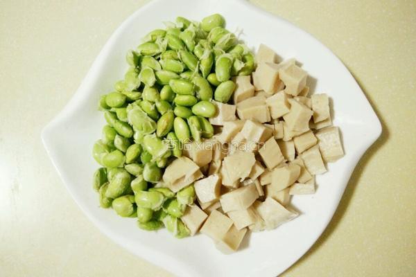 毛豆炸酱的做法图解1