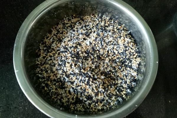 自制芝麻糖的做法图解3